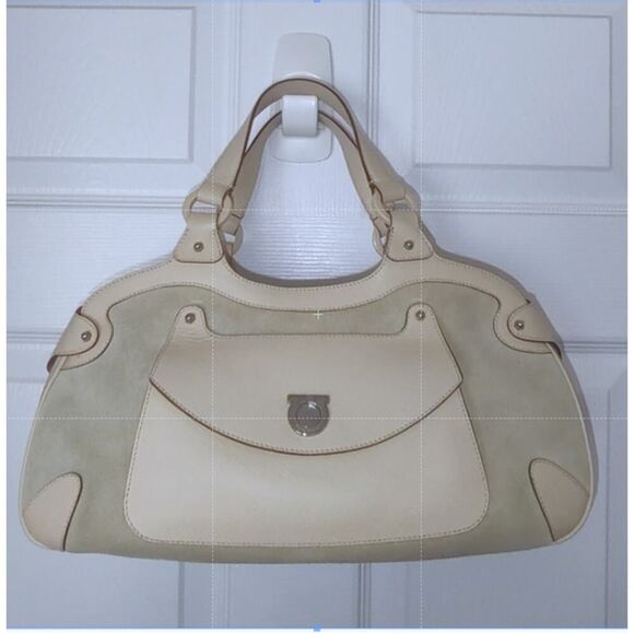 Ferragamo suede gancini shoulder bag EUC - Picture 1 of 10